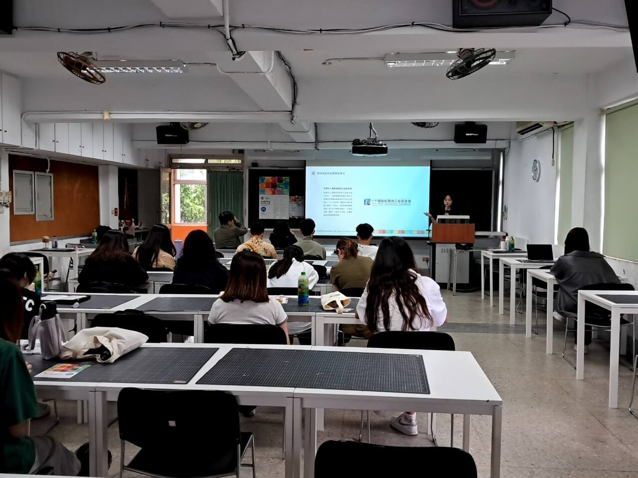 059949b8 1377 4fc0 93e6 38e724d6b4bd