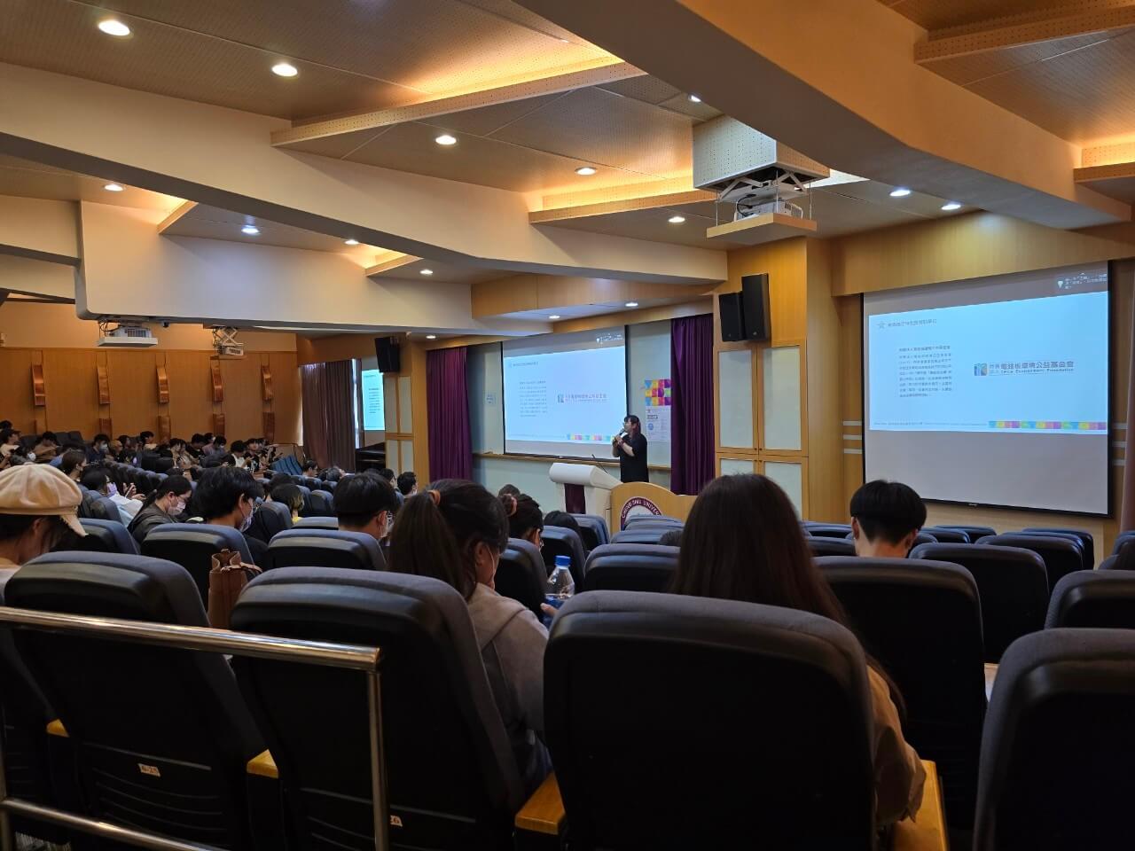 4ad8f8b7 f335 47d2 828b bc86ca35b94d