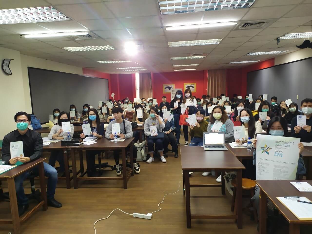 4ecef8b0 4814 40a3 807f c3bd41d3d56f