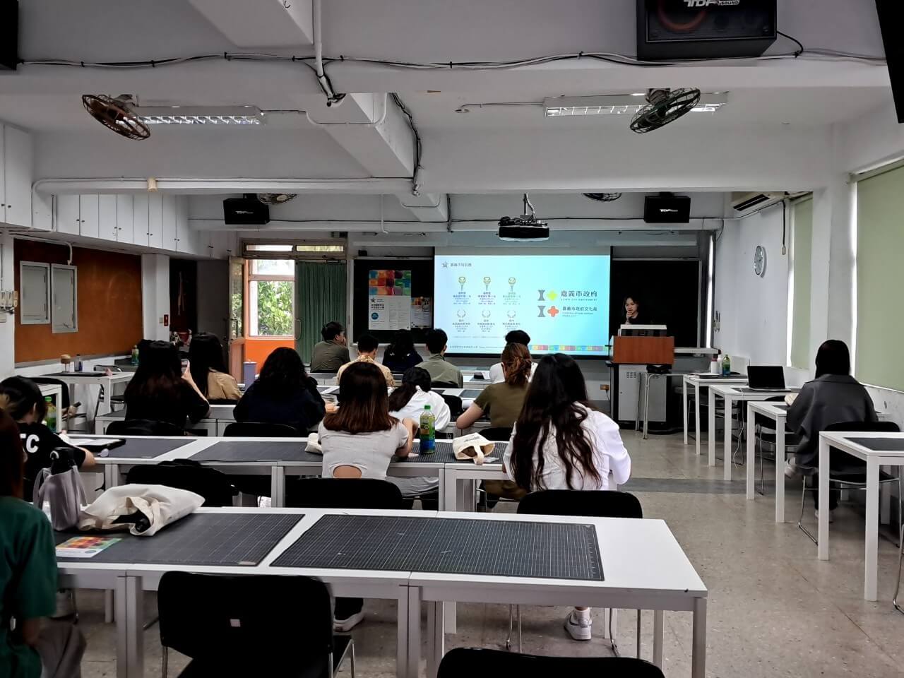 645a38f9 c5ab 4e19 9d3a ab224d1b43d5