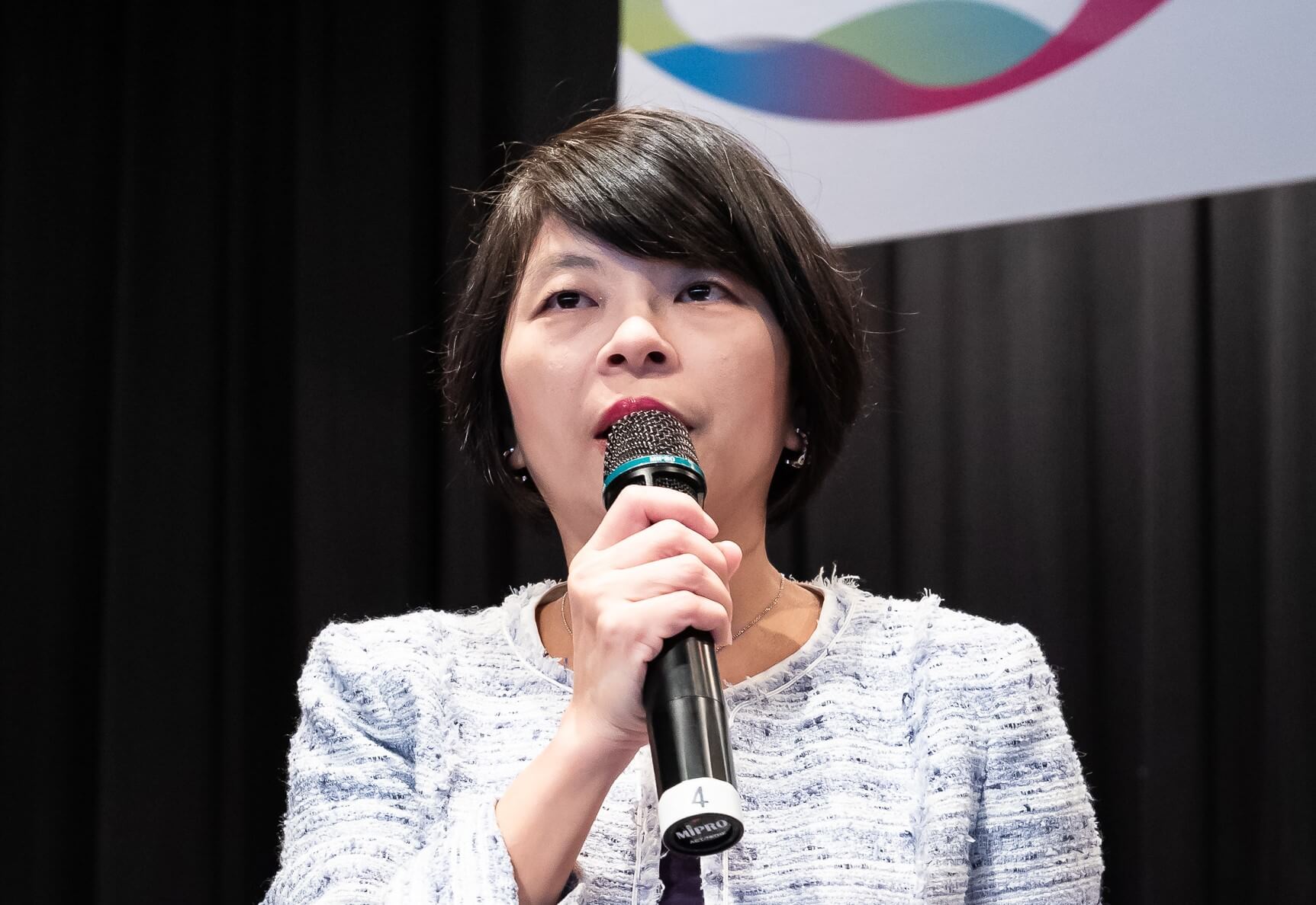 6efa6462 5ba8 441f b2b3 df3712ca91e9