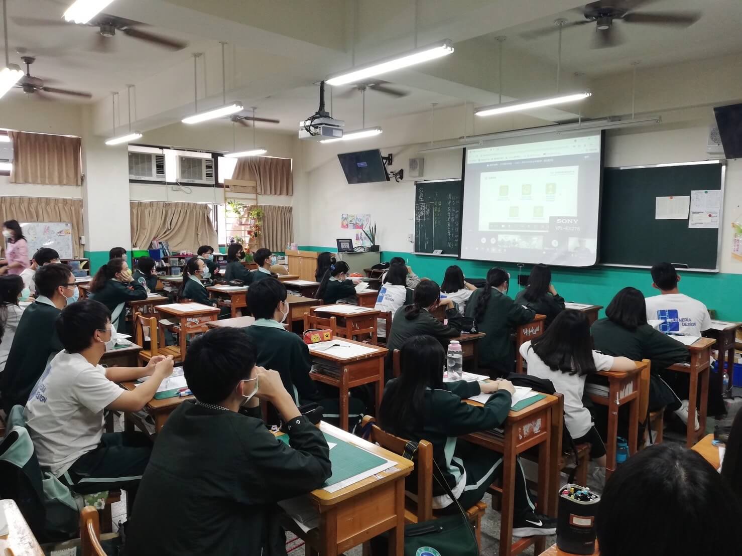 726c2e0f 4320 4cb6 a7b0 0cd65e9b313c