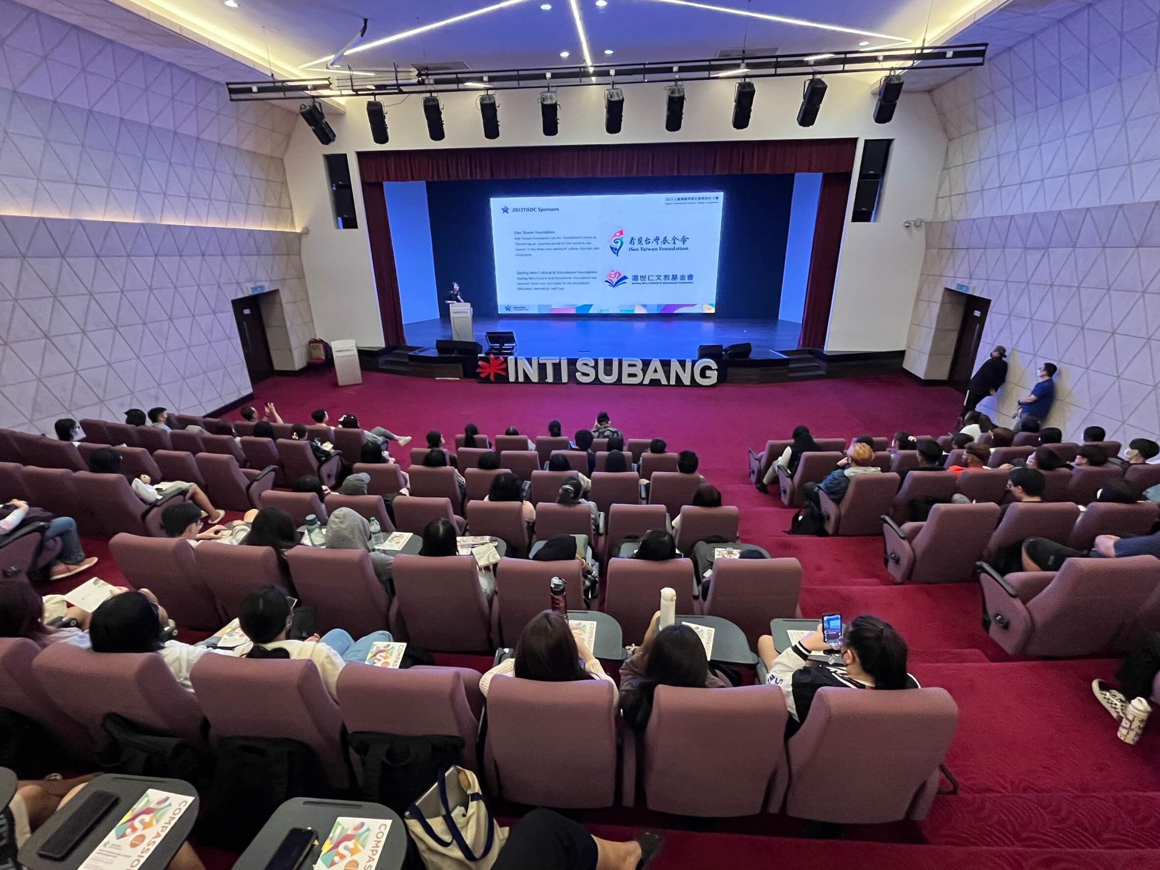 778b4519 f1af 489b a2be a27c3ad4117c