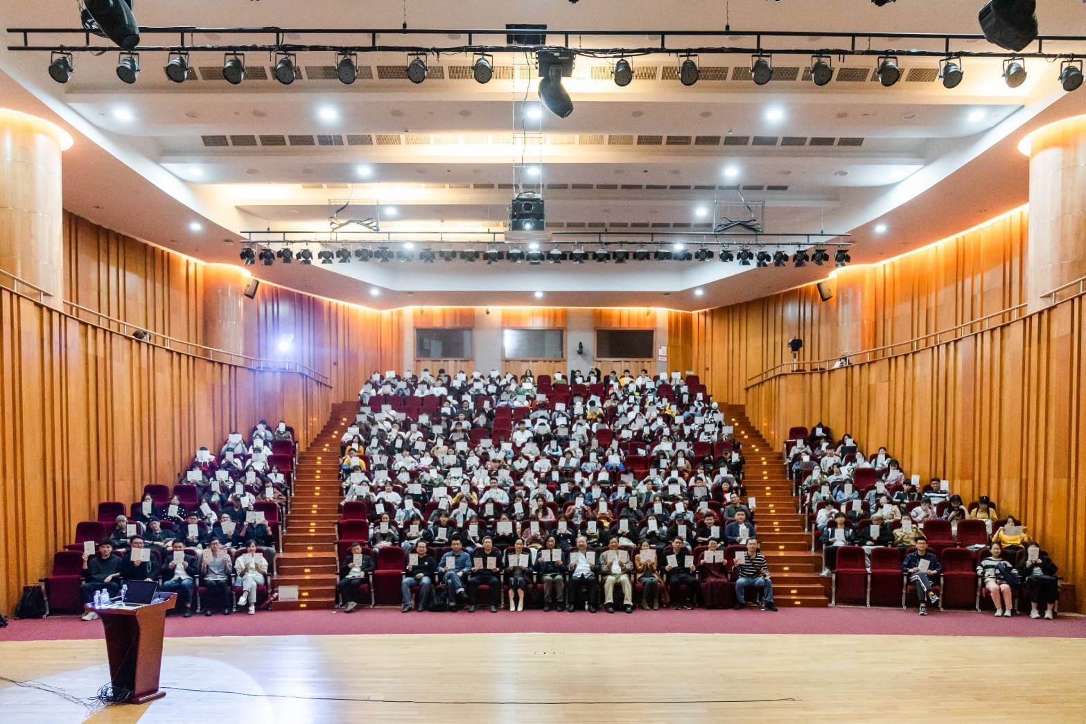 9274684c 94ef 46b8 8051 32ef6a76f7b2