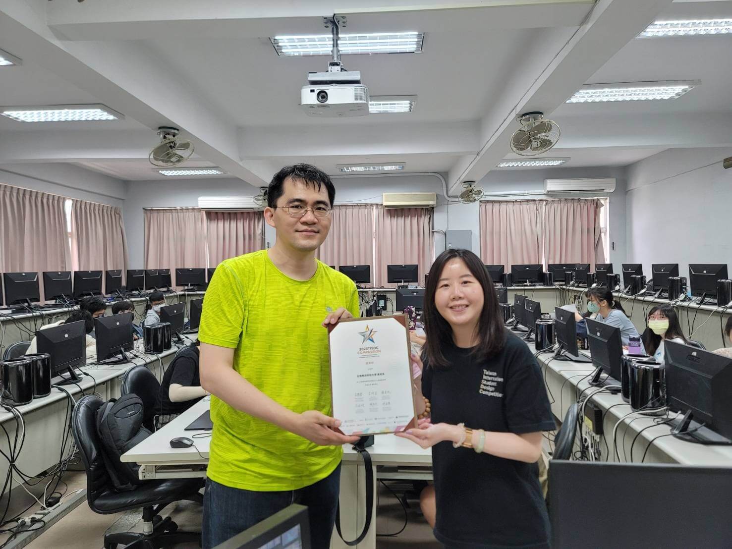 98313b1d 64ec 43bf b424 abeee71f901a