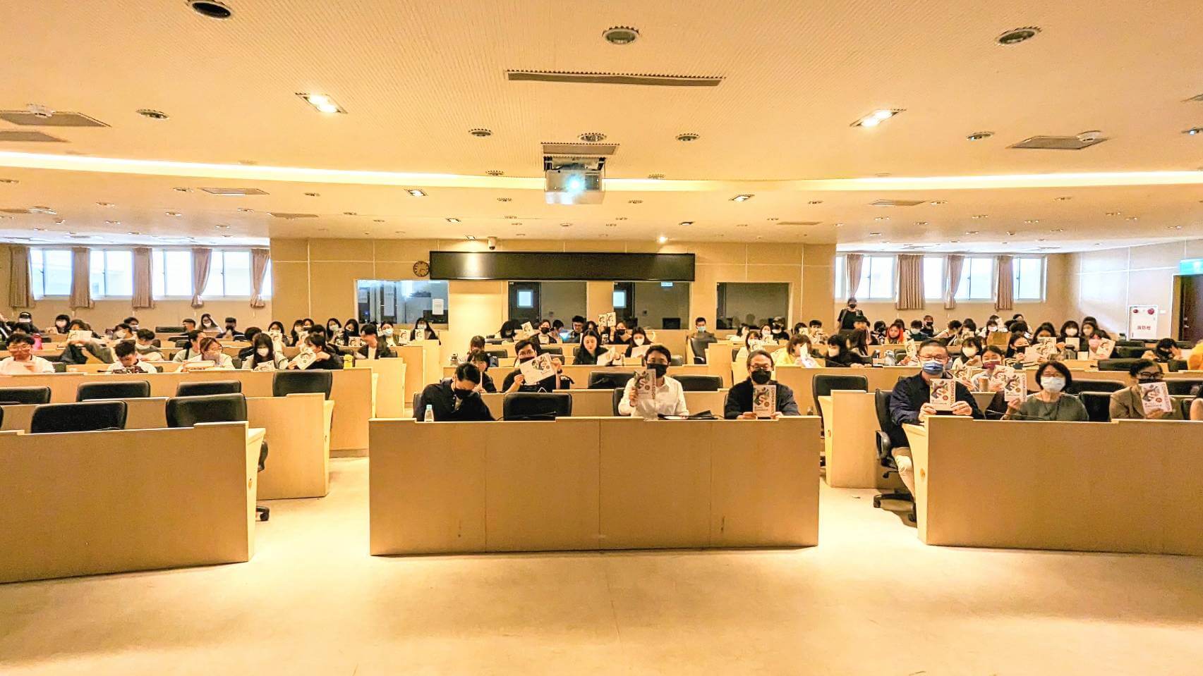 98dcb77b c56a 4c19 8573 f30d58fd535f