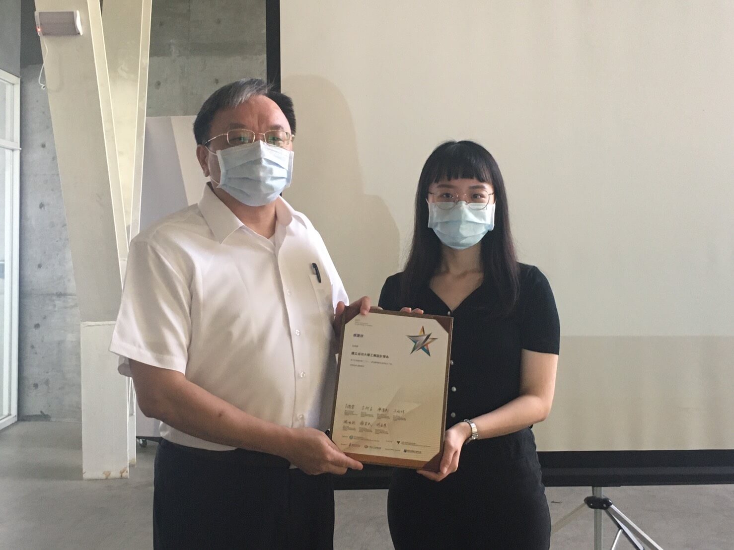 b619cd5f a595 4930 b104 7630a6deef5d