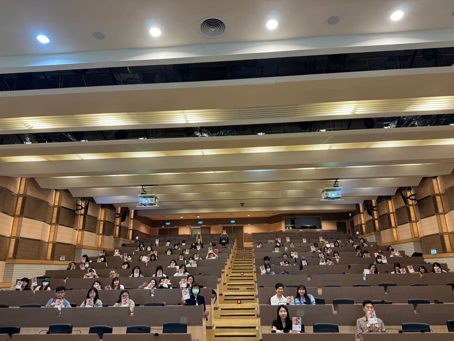 c007cafc 5f22 4c40 8a27 68aa5d4940c5