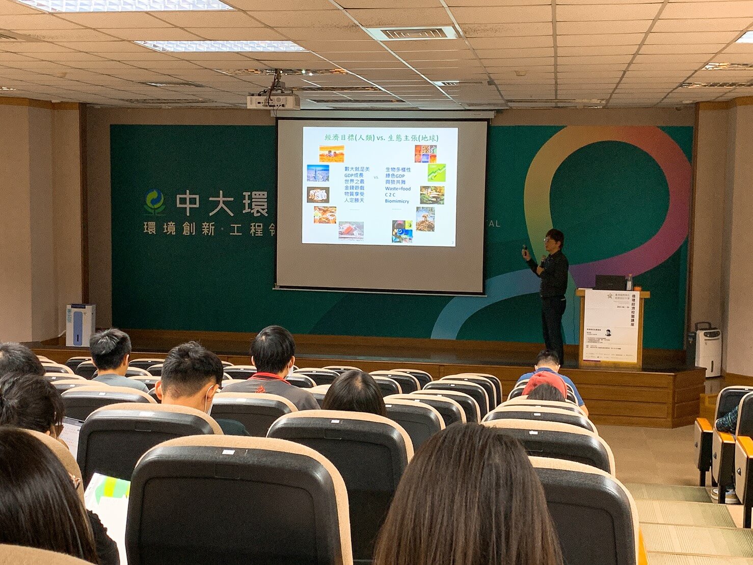 c9c18663 5d83 4dae bea5 2ca951a428f2