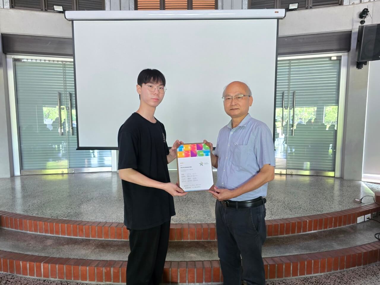 cbcbf85e d2dc 45d2 8694 428ef0d0cd5b