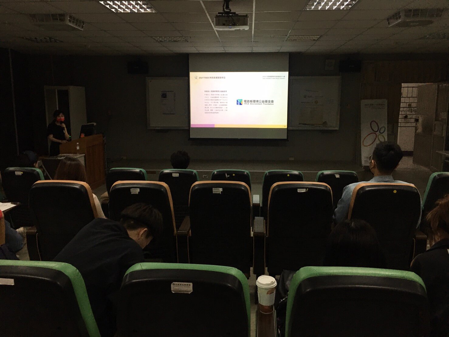 d28d75cb 08d1 456e b12e e1591f1ef087