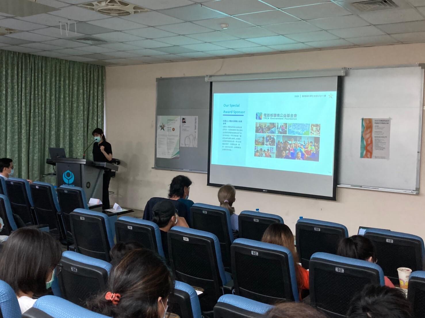 e0d8a99e e4c6 4ef6 bb8f 016d51f36408