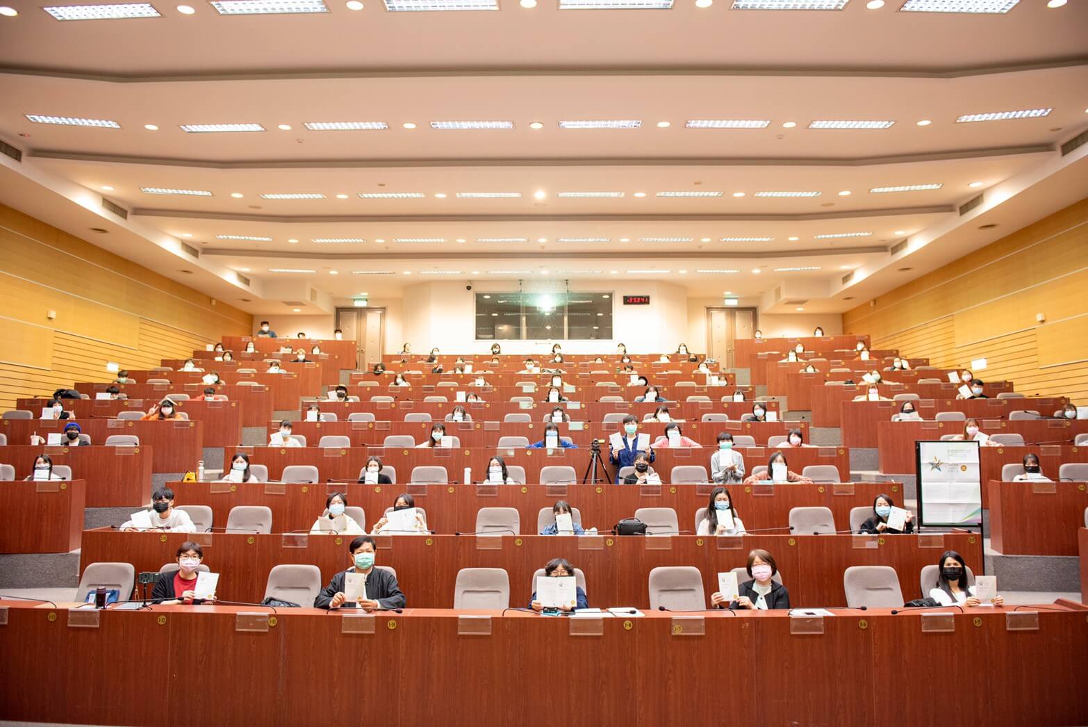 e8ccaa9c 99af 4de1 9713 e565e5ac9f7e 1