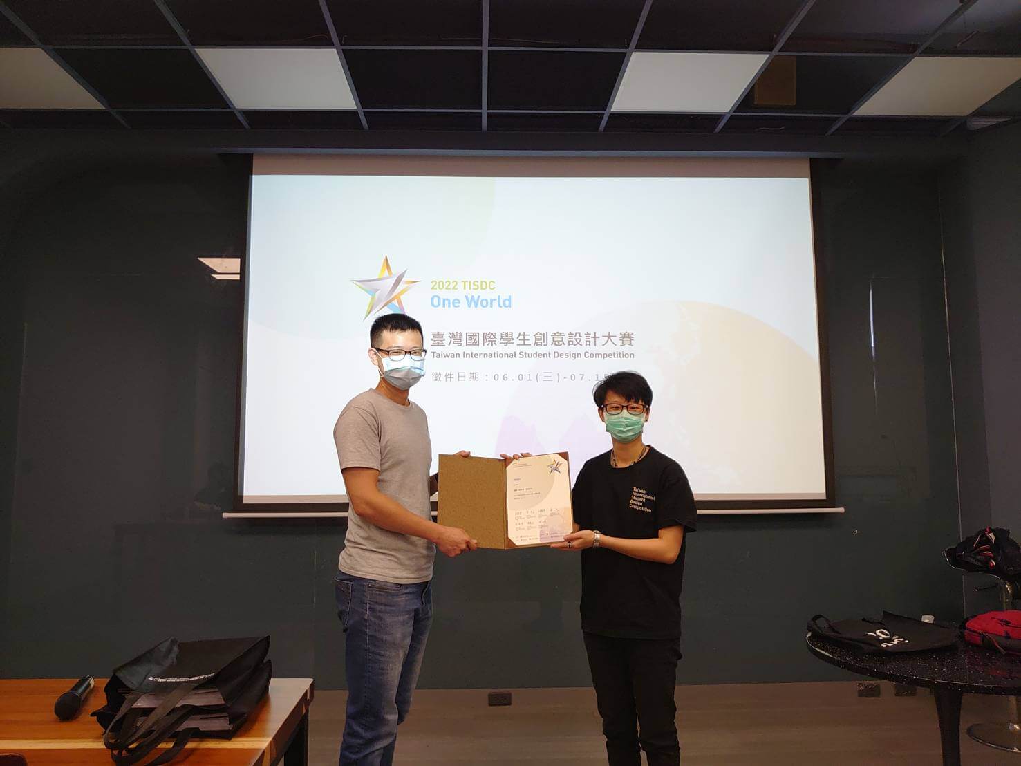 edd7af4d d91b 475d a093 e3633b9a1b6f