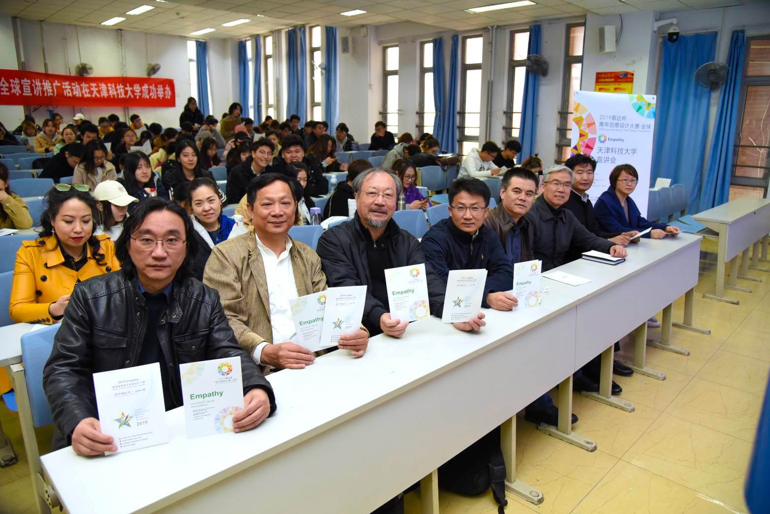 f157a991 4edf 4c2e b045 83ee706183f9 1