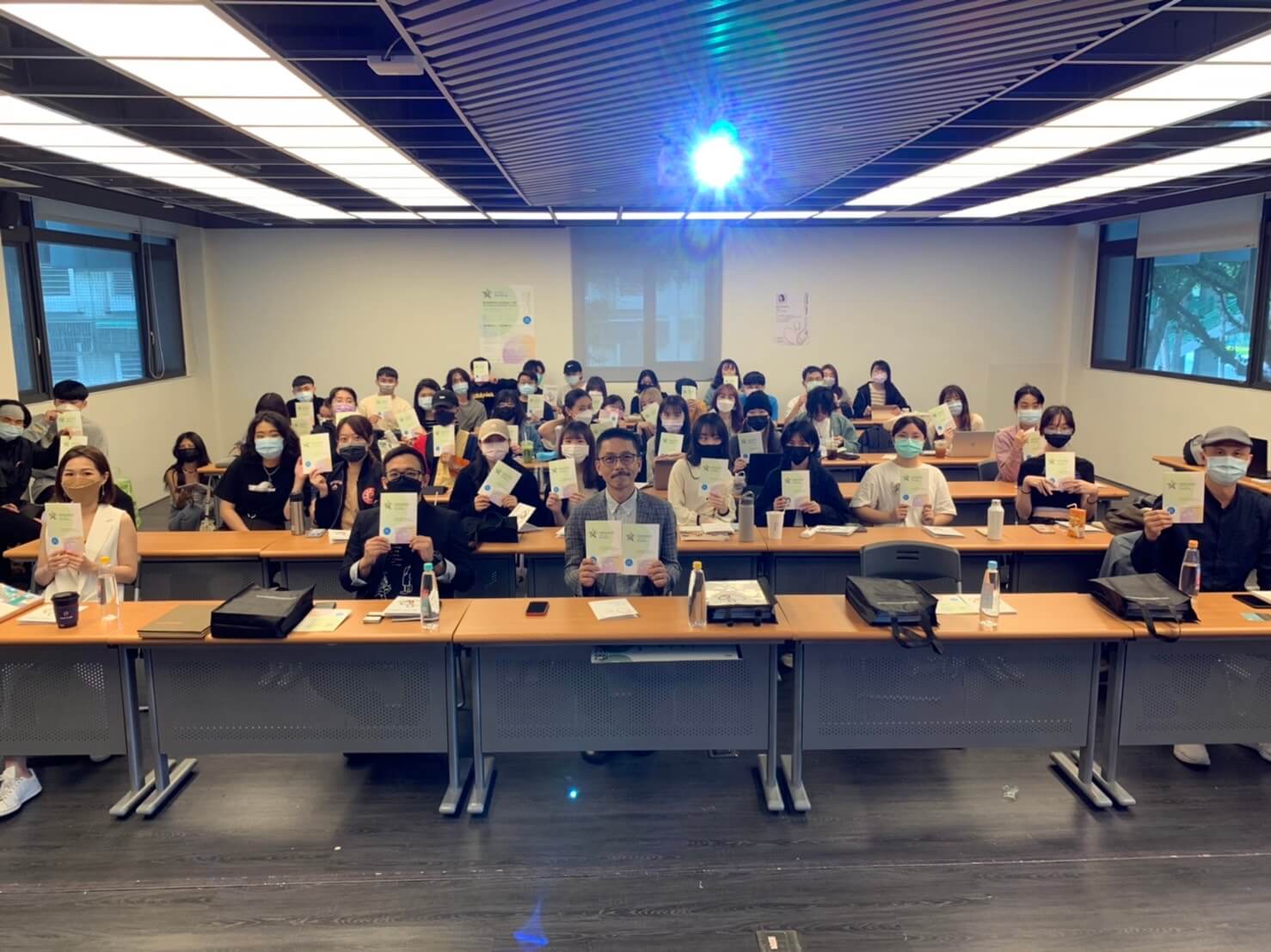 f5ebf2e9 ddfd 4f1d 837a e2bb15704347