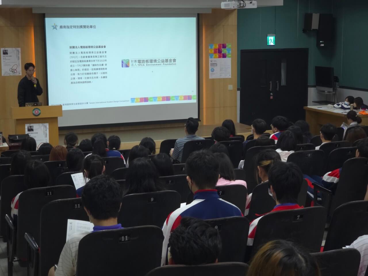 f957a87f d8d5 445b b972 2e7e4e3a349d