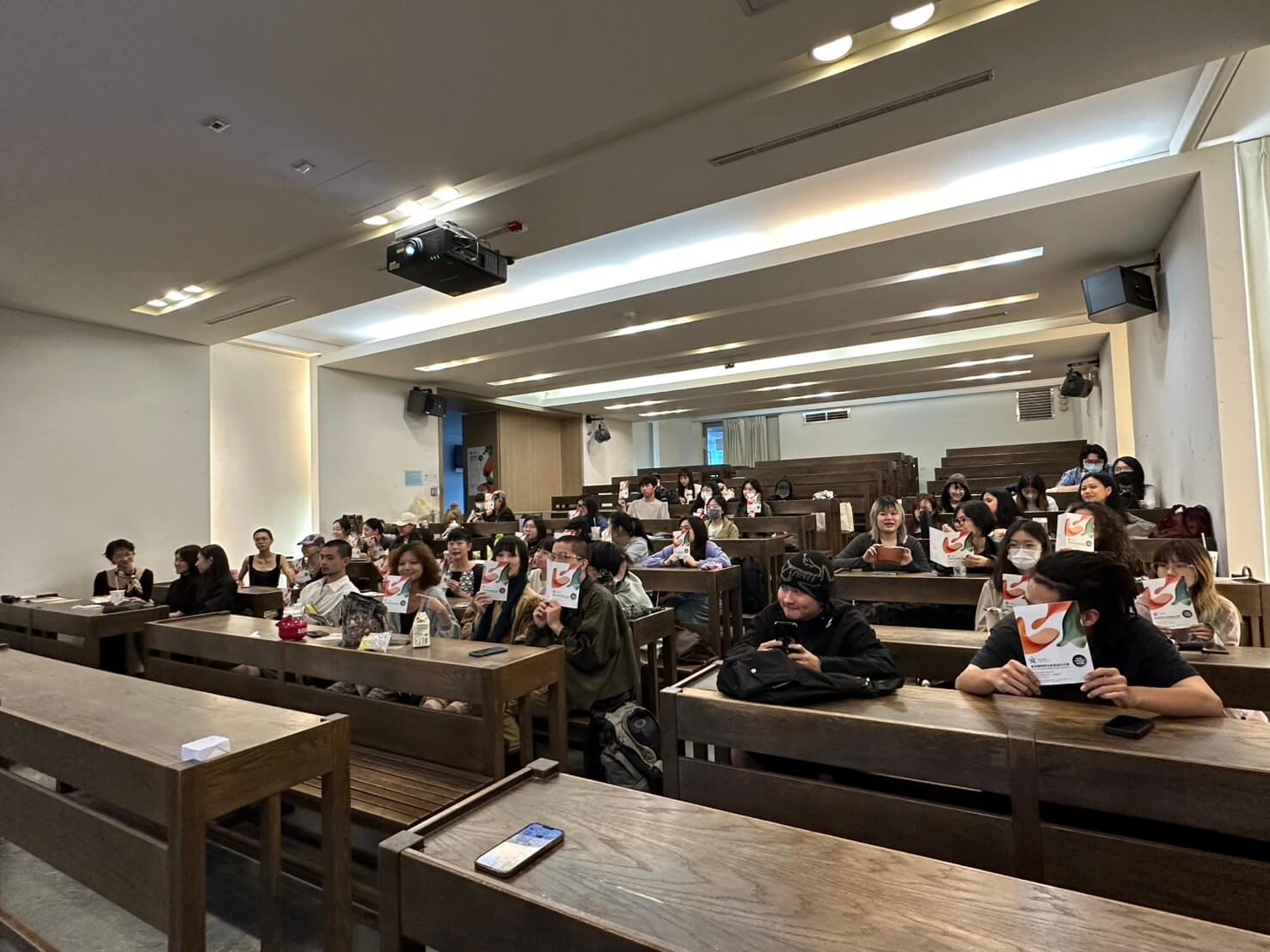 fdaf5f93 d541 4d99 84a6 b268c7dbf98d 1